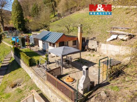 Pohled na chatu a pozemek | Prodej - chata/rekreační objekt, 28 m²