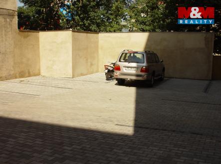 Parkování 4.jpg | Pronájem - pozemek pro komerční výstavbu, 265 m²