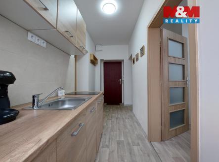 Kuchyně se vstupní chodbou | Prodej bytu, 2+1, 37 m²