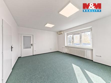 místnost 2 | Pronájem - kanceláře, 77 m²