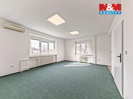 místnost 2 | Pronájem - kanceláře, 77 m²