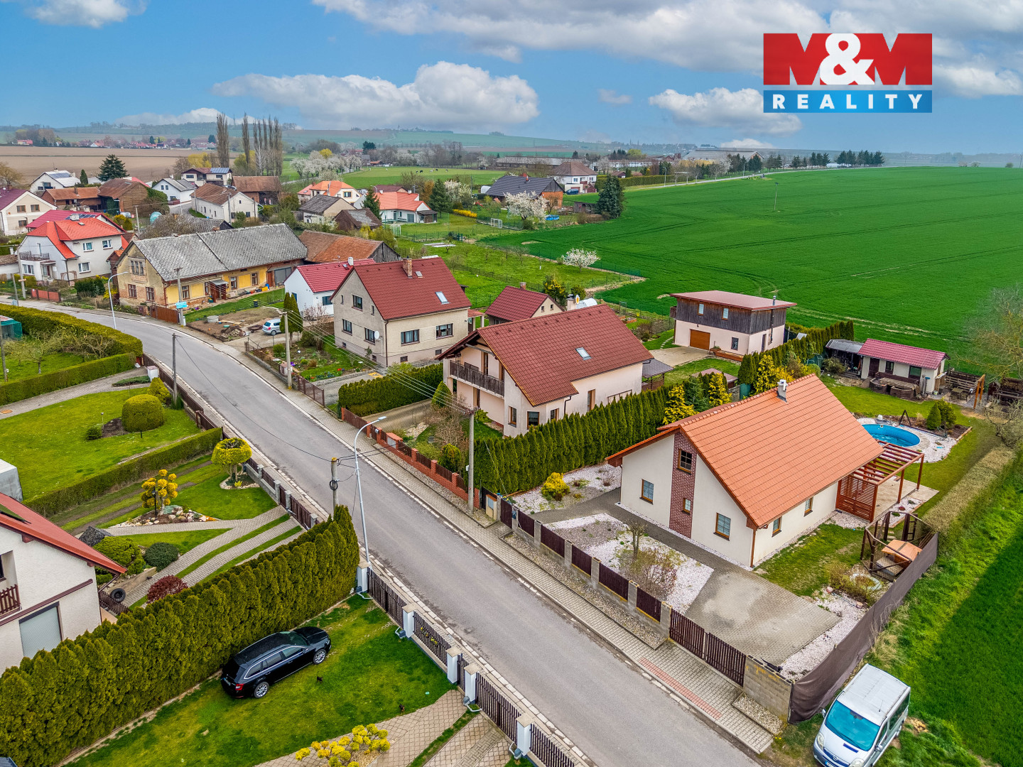 rodinný dům s pozemkem