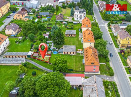 pohled zhora na zahradu | Pronájem - pozemek, zahrada, 83 m²