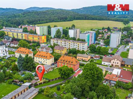 pohled zhora na zahradu | Pronájem - pozemek, zahrada, 83 m²