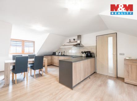 web_019_20260420_MM_RD_Vsetin-u_cesty.jpg | Prodej - dům/vila, 240 m²