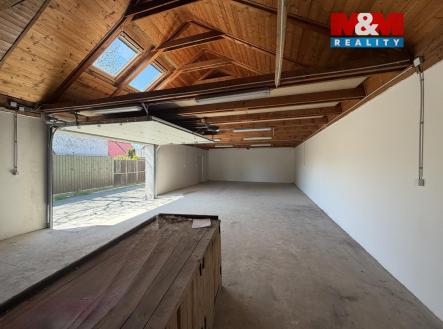 hala | Pronájem - skladovací prostor, 179 m²