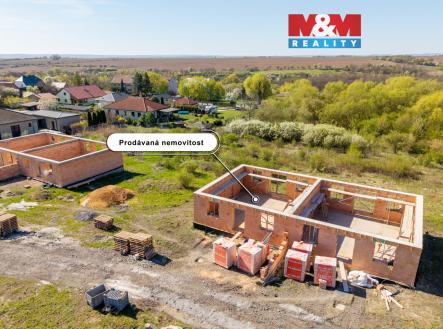Pohled na nemovitost a okolí | Prodej - pozemek pro bydlení, 831 m²