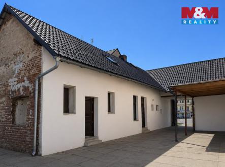 Pohled ze dvora, částečná rekonstrukce | Prodej - dům/vila, 106 m²