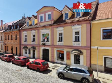Dům | Prodej - dům/vila, 757 m²