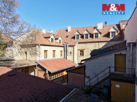 Dům | Prodej - dům/vila, 757 m²