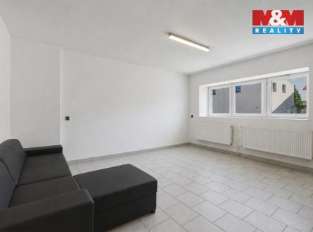 Realitni╠ü fotografie - Velte╠îz╠îe - Kla╠üra Pr╠îibi╠ükova╠ü - 21 - AI.jpg | Prodej - obchodní prostor, 178 m²