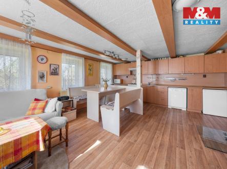Kuchyně s obývacím pokojem | Prodej - chata/rekreační objekt, 137 m²