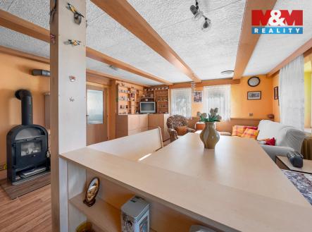 Kuchyně s obývacím pokojem | Prodej - chata/rekreační objekt, 137 m²