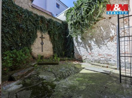 Dvorek | Prodej - dům/vila, 420 m²