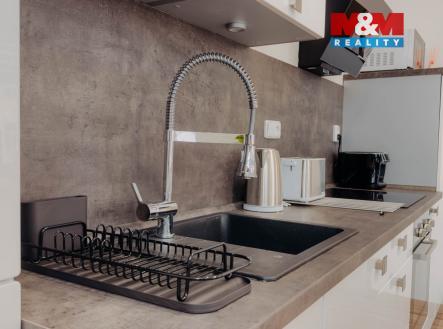 kuchyně | Pronájem bytu, 1+kk, 38 m²