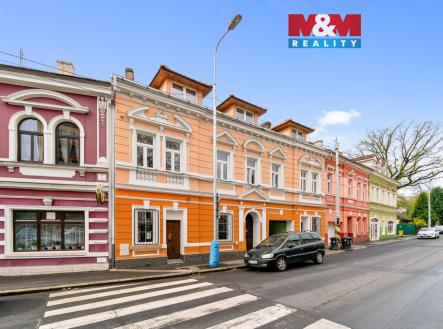 Pohled na dům | Prodej - dům/vila, 360 m²