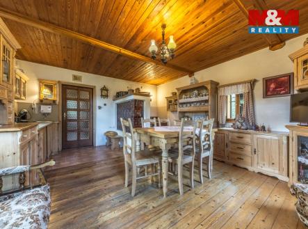 Hlavní světnice s pecí | Prodej - chata/rekreační objekt, 100 m²