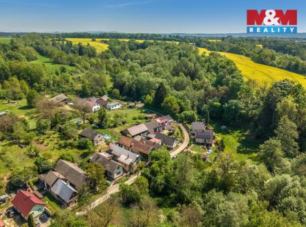 Pohled na dům a okolí | Prodej - dům/vila, 105 m²