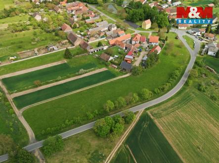 Realitni╠ü fotografie - Br╠îezany - Toma╠üs╠î Vele╠ü - v2 - 1.jpg | Prodej - pozemek pro bydlení, 8 048 m²