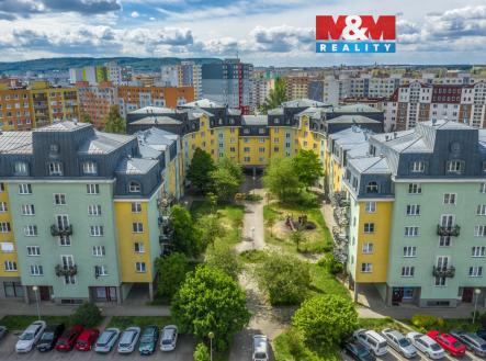 Pohled na dům | Prodej bytu, 2+kk, 44 m²