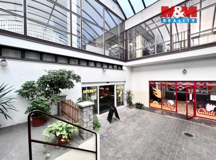 IMG_2565 2.jpeg | Pronájem - obchodní prostor, 291 m²
