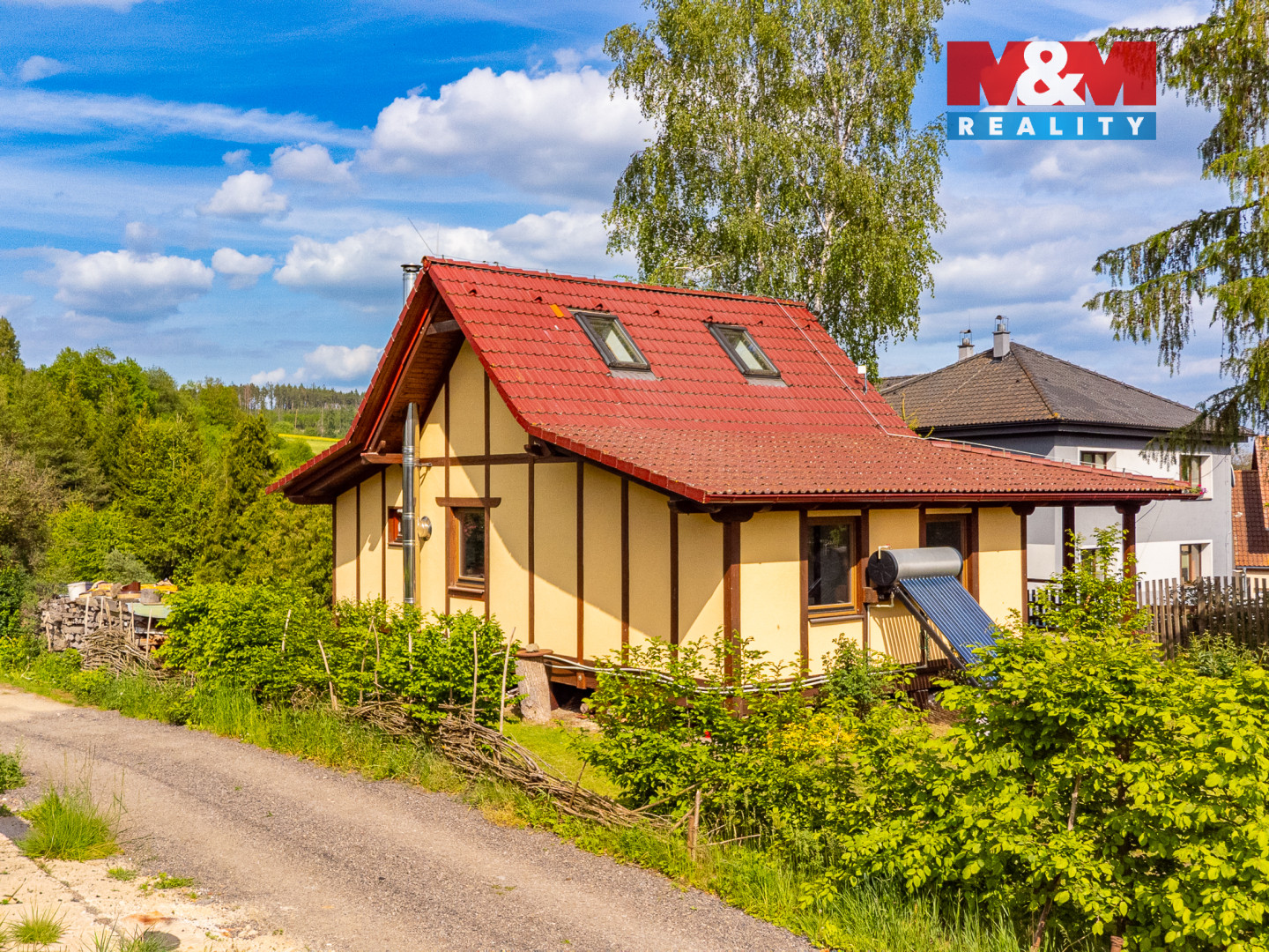 RODINNY DUM BILKOVICE DRON-15.jpg