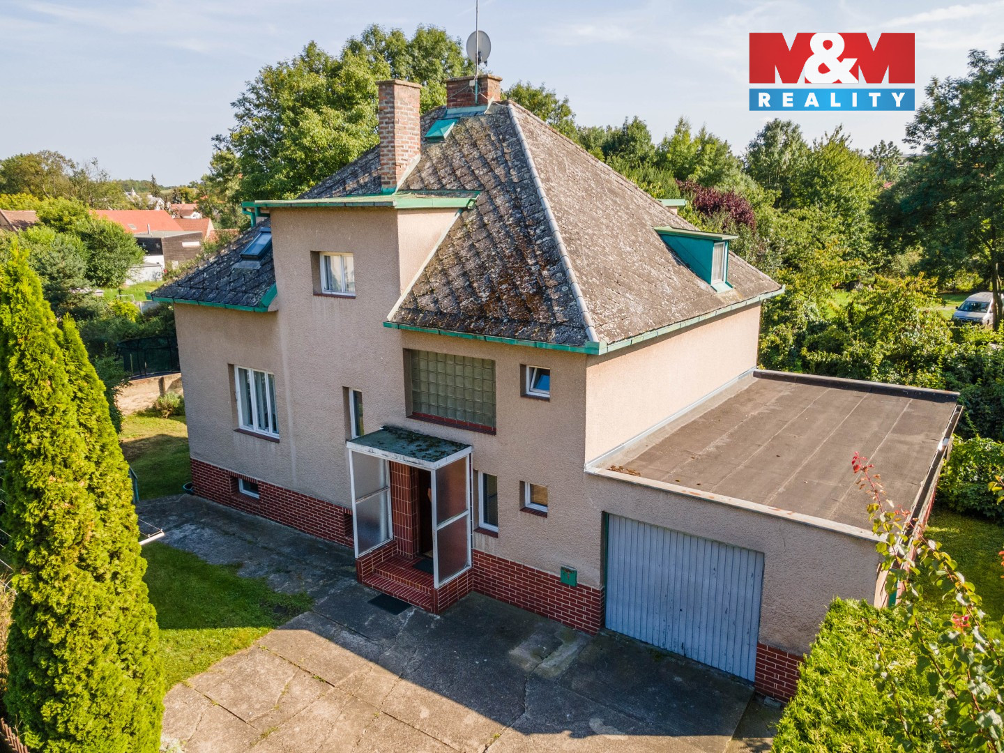pohled na dům ze dvora