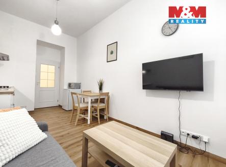 Obývací pokoj + KK 14m2 | Pronájem bytu, 2+kk, 35 m²