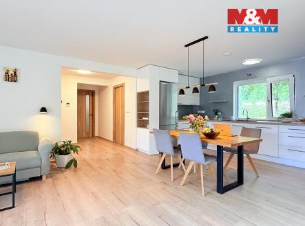 Pohled ke vstupu | Pronájem - dům/vila, 150 m²