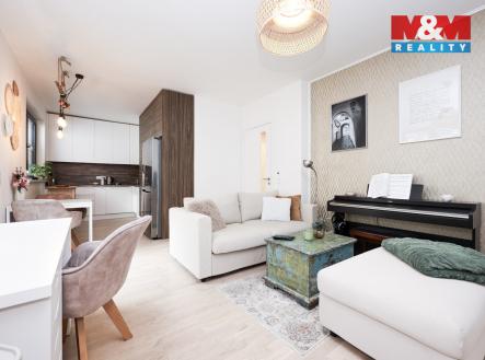 Obývací pokoj a kuchyňský kout | Prodej bytu, 2+kk, 56 m²