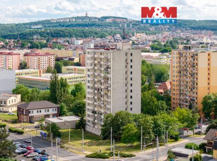 Pohled na dům | Prodej bytu, 2+1, 61 m²