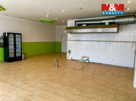 pohled od vchodu  | Pronájem - obchodní prostor, 140 m²