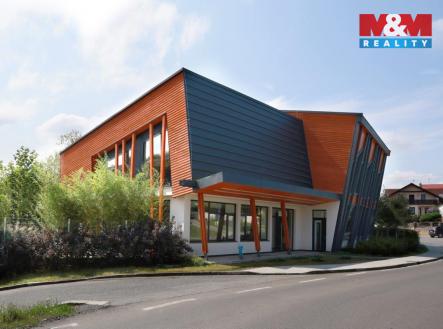 vstup 2 | Prodej - restaurace, 1 076 m²