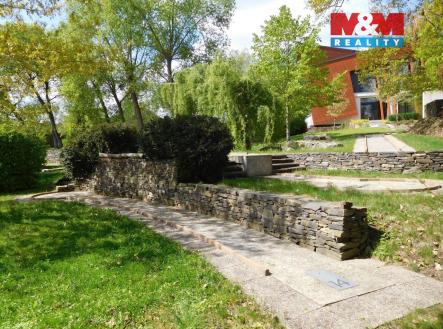 zahrada | Prodej - restaurace, 1 076 m²