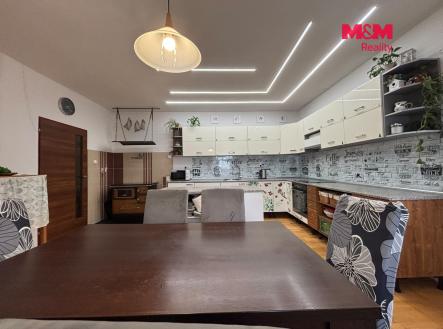KUCHYNĚ | Prodej - dům/vila, 210 m²