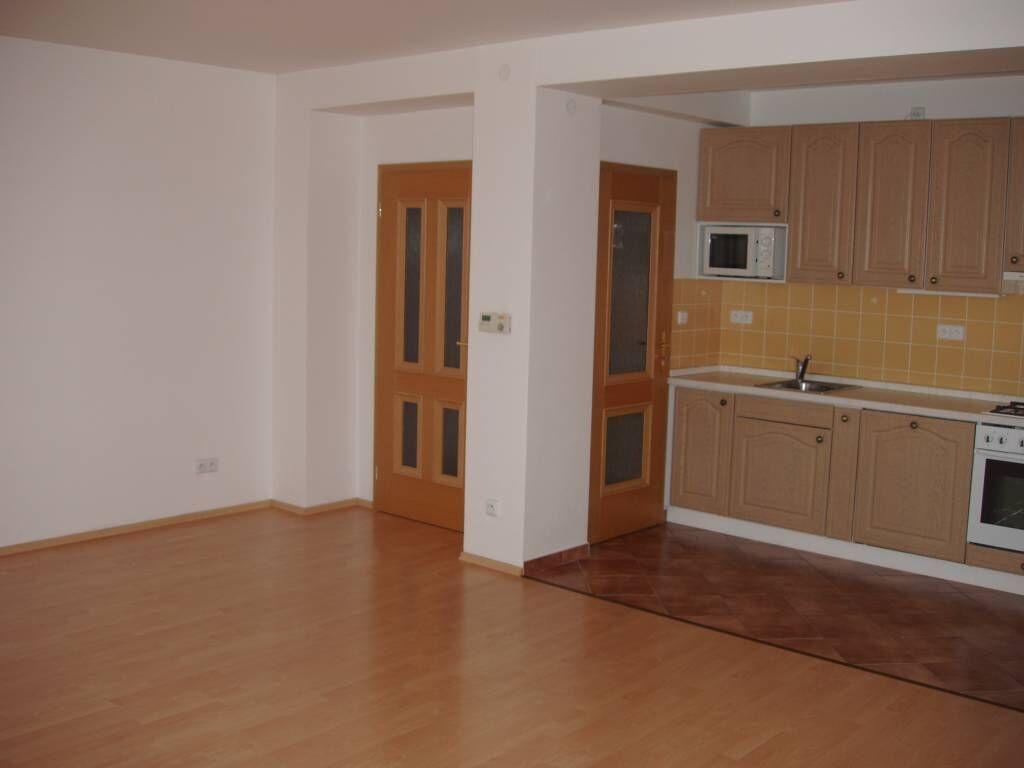 Byt 2+kk/G, P5 - Smíchov, ul. J. Plachty