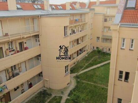 Pronájem bytu, 1+kk, 22 m² obrázek