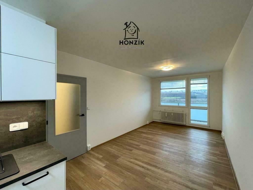 Nově zrekonstruovaný byt 2 + kk s lodžií Aubrechtova ul.