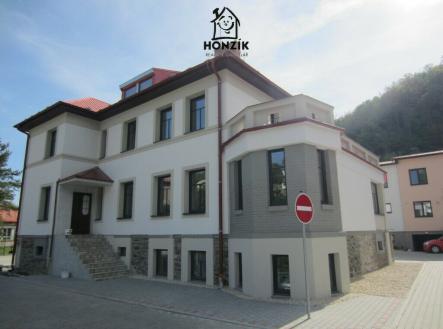 Pronájem bytu, 5+1, 147 m² obrázek