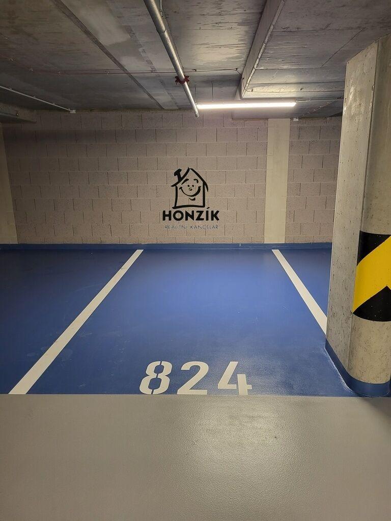 Garážové stání 15m2 , Praha 4 Modřany, ul. Mezi vodami