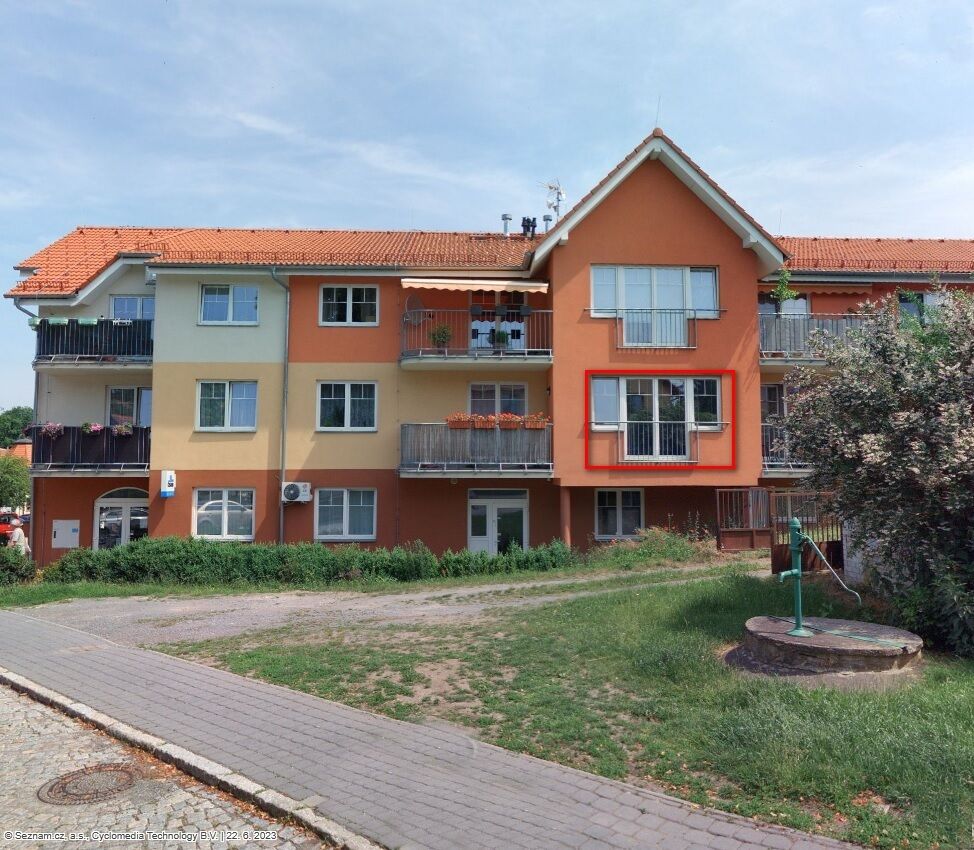 Byt 1+kk s parkovacím stáním, Strančice, okr. Praha východ, nám. Emila Kolbena