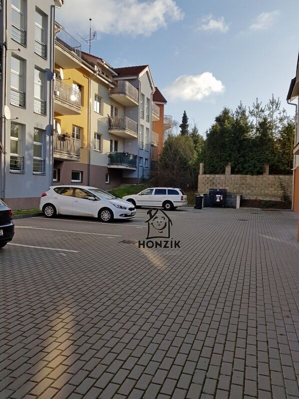 Byt 1+kk s parkovacím stáním, Strančice, okr. Praha východ, nám. Emila Kolbena