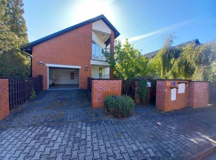 Prodej - dům/vila, 324 m²