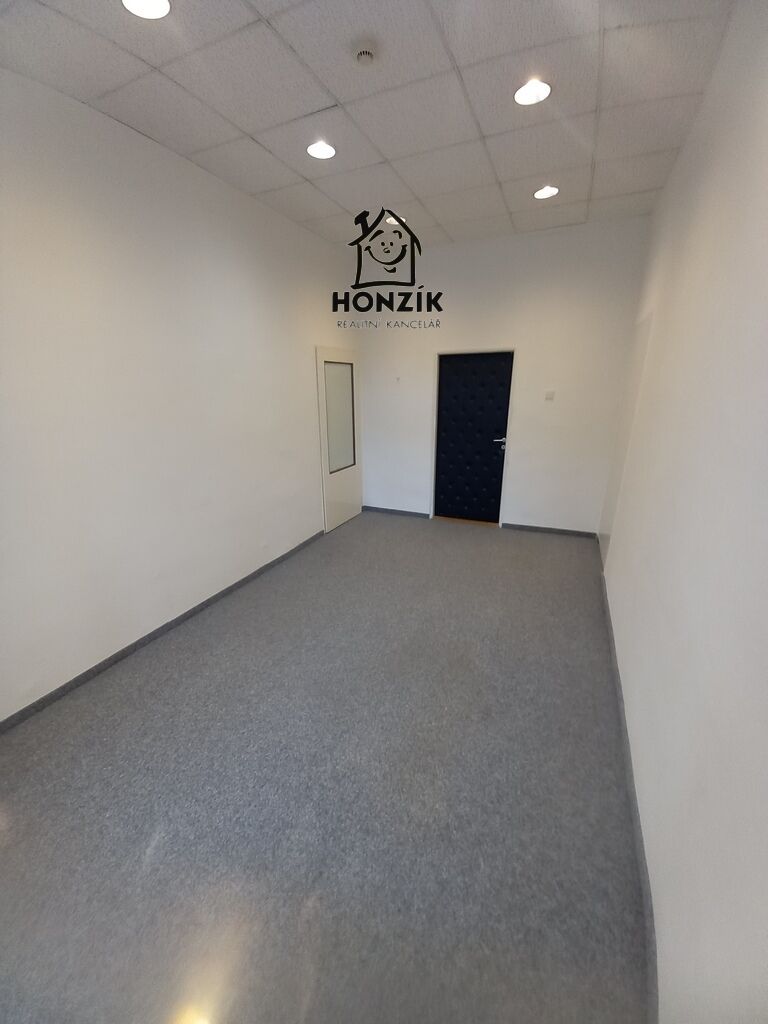 Kancelář 15m2, Praha 5 Smíchov, ul. U Trojice