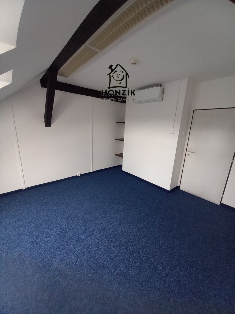 Kancelář 19,5m2, Praha 5 Smíchov, ul. U Trojice