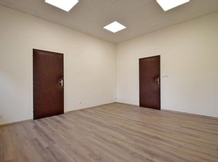 Pronájem - kanceláře, 104 m²