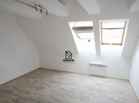 Pronájem bytu, 1+kk, 26 m²
