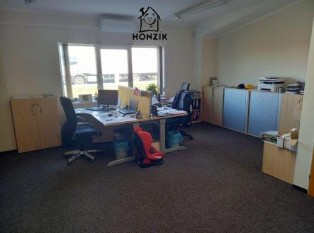 Pronájem - kanceláře, 80 m²