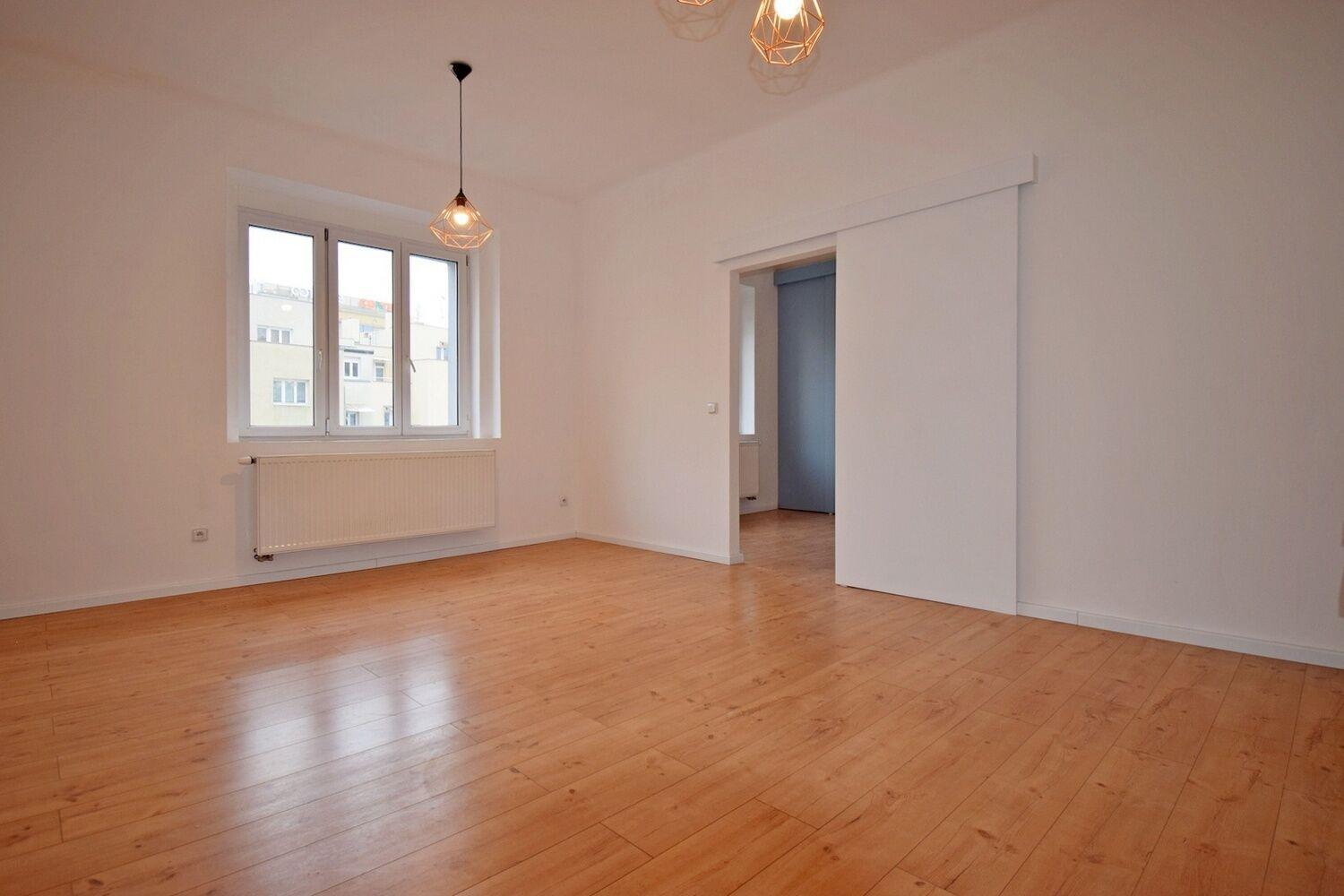 Velmi hezký 2+kk 48 m2 u metra Vyšehrad, Praha 4  INZERÁT: