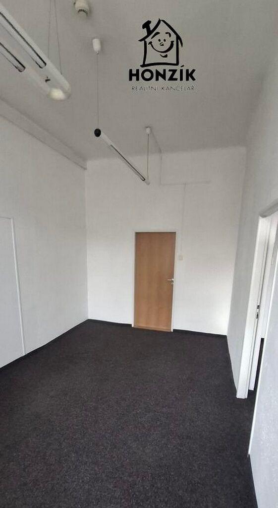 Kanceláře 32m2, Praha 5 Smíchov, ul. U Trojice